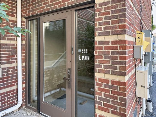 588 S Main Street, Plymouth, MI 48170