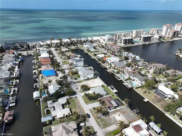 227 Channel DR, Naples, FL 34108