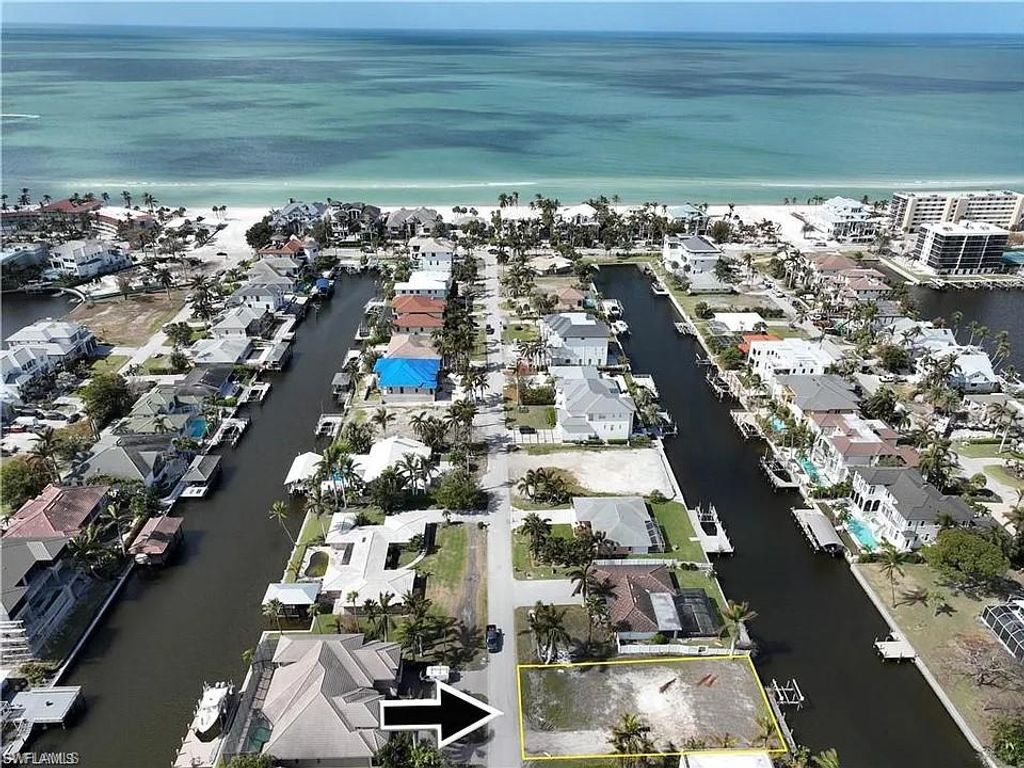 227 Channel DR, Naples, FL 34108
