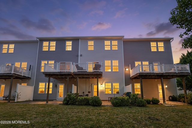 117 Beacon Lane, Eatontown, NJ 07724