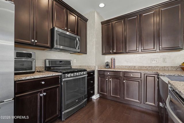 117 Beacon Lane, Eatontown, NJ 07724