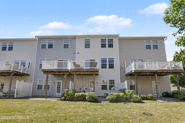 117 Beacon Lane, Eatontown, NJ 07724