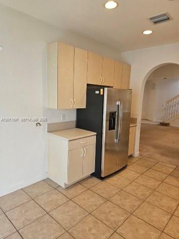 2160 NE 37th Rd, Homestead, FL 33033
