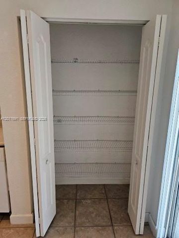 2160 NE 37th Rd, Homestead, FL 33033