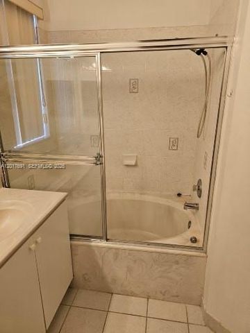 2160 NE 37th Rd, Homestead, FL 33033