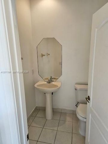 2160 NE 37th Rd, Homestead, FL 33033