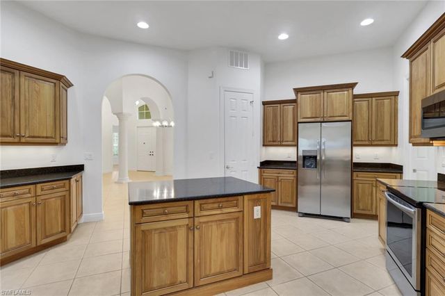 10233 Avonleigh DR, Bonita Springs, FL 34135