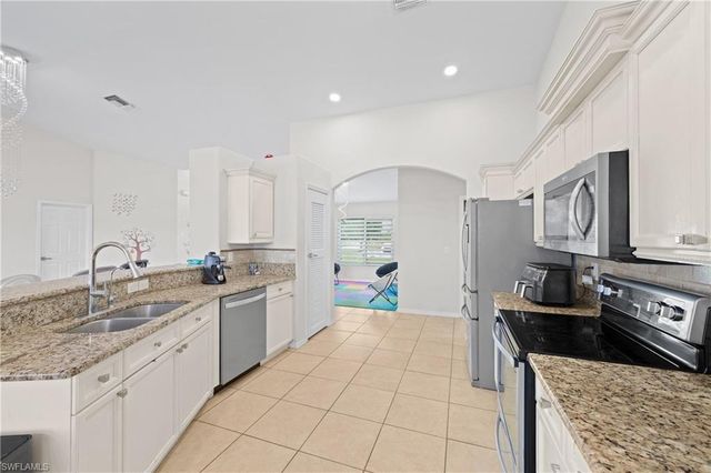 1834 NW 7th PL, Cape Coral, FL 33993
