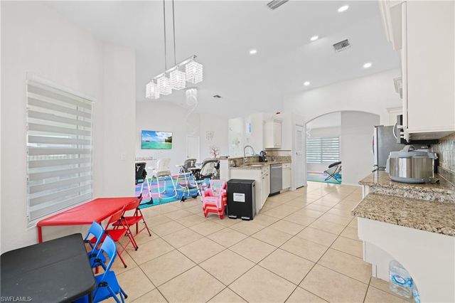 1834 NW 7th PL, Cape Coral, FL 33993