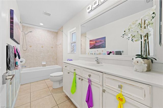 1834 NW 7th PL, Cape Coral, FL 33993