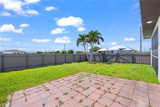 1834 NW 7th PL, Cape Coral, FL 33993
