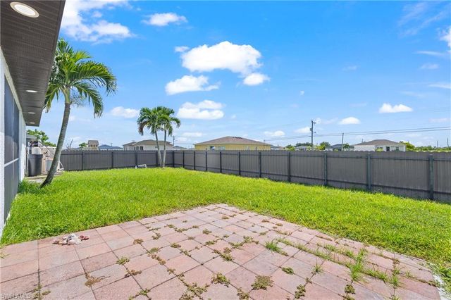 1834 NW 7th PL, Cape Coral, FL 33993