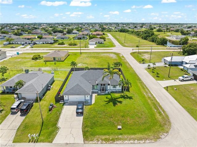 1834 NW 7th PL, Cape Coral, FL 33993