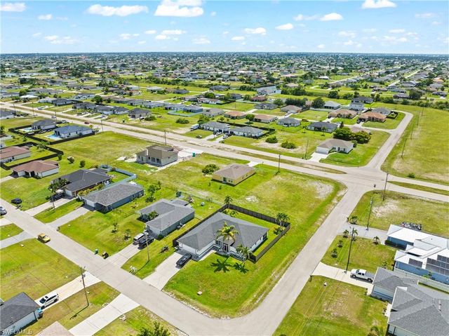 1834 NW 7th PL, Cape Coral, FL 33993