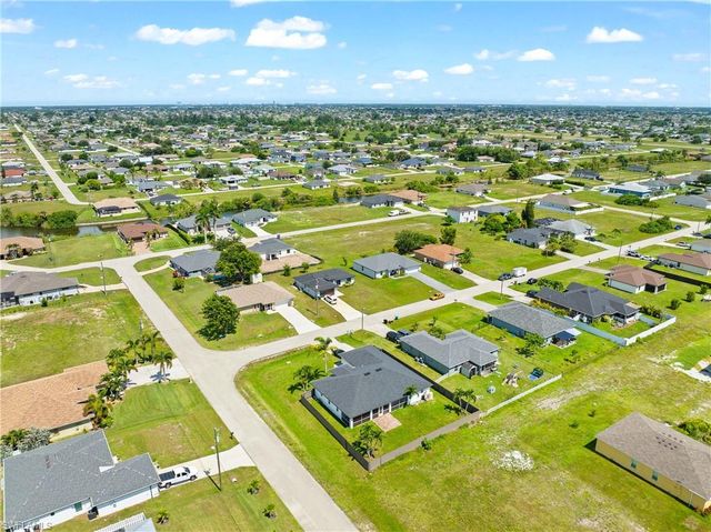 1834 NW 7th PL, Cape Coral, FL 33993