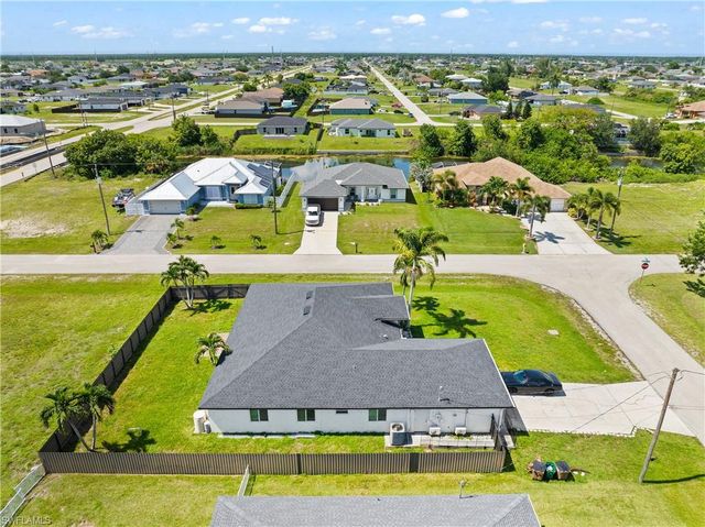 1834 NW 7th PL, Cape Coral, FL 33993