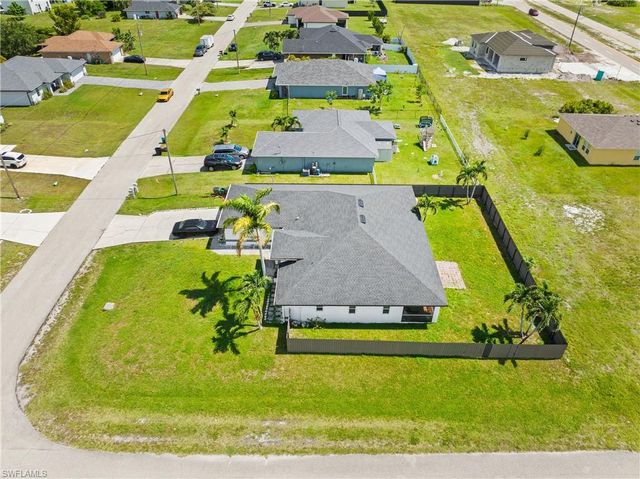 1834 NW 7th PL, Cape Coral, FL 33993