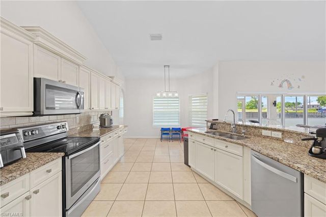 1834 NW 7th PL, Cape Coral, FL 33993