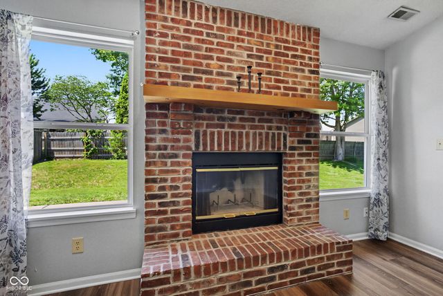 2324 Historic Oaks Boulevard, Indianapolis, IN 46214