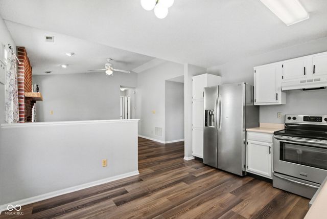 2324 Historic Oaks Boulevard, Indianapolis, IN 46214