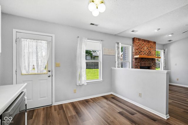 2324 Historic Oaks Boulevard, Indianapolis, IN 46214