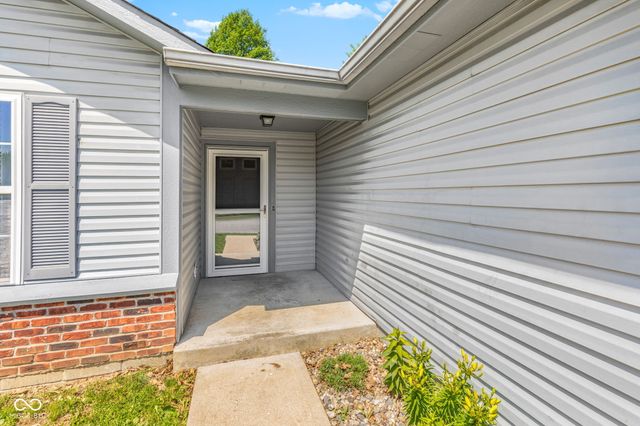 2324 Historic Oaks Boulevard, Indianapolis, IN 46214