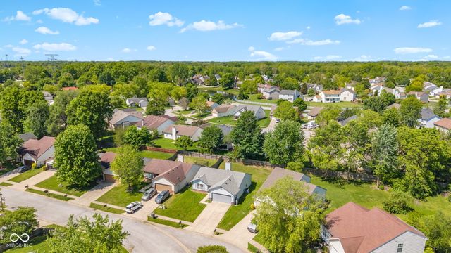 2324 Historic Oaks Boulevard, Indianapolis, IN 46214