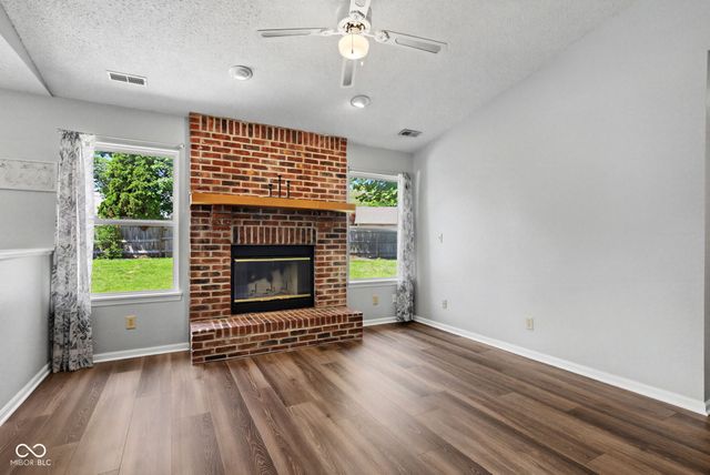 2324 Historic Oaks Boulevard, Indianapolis, IN 46214