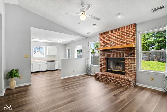 2324 Historic Oaks Boulevard, Indianapolis, IN 46214