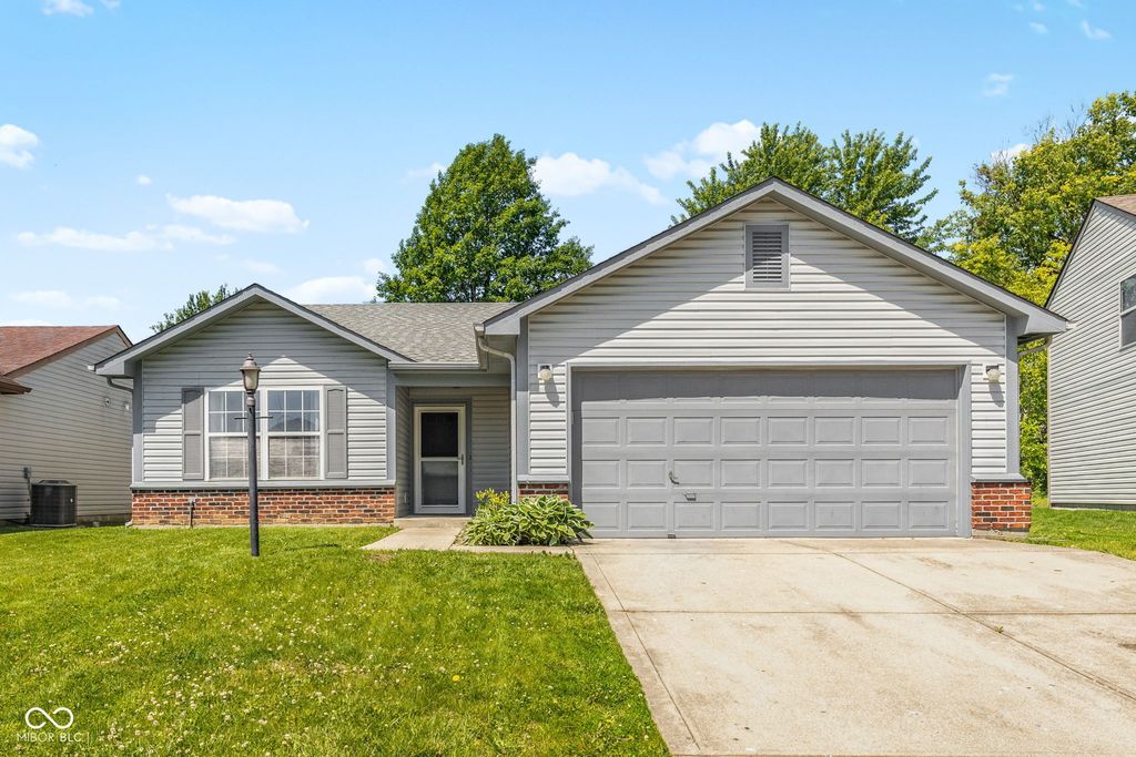 2324 Historic Oaks Boulevard, Indianapolis, IN 46214