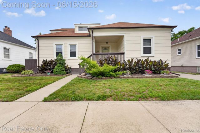 466 Spruce Street, Wyandotte, MI 48192
