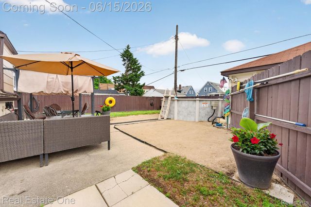 466 Spruce Street, Wyandotte, MI 48192