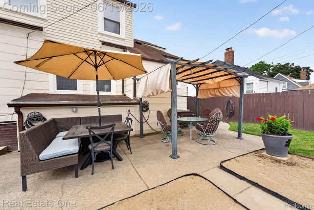466 Spruce Street, Wyandotte, MI 48192