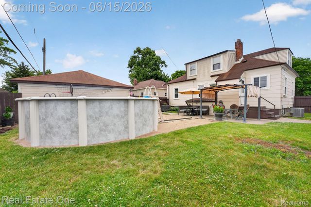 466 Spruce Street, Wyandotte, MI 48192