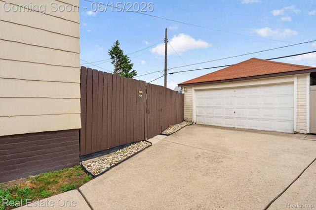 466 Spruce Street, Wyandotte, MI 48192