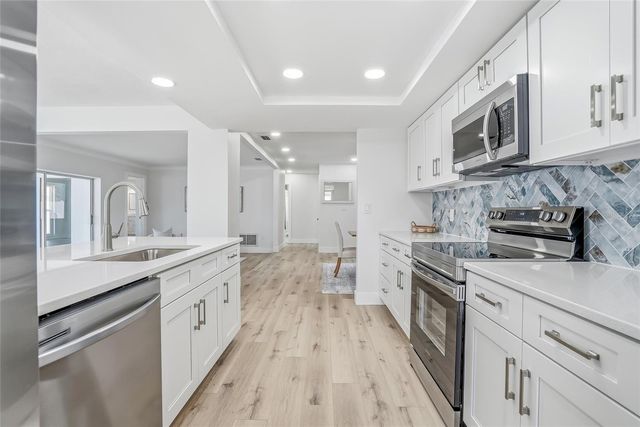 5708 BAYSHORE DRIVE, Seminole, FL 33772