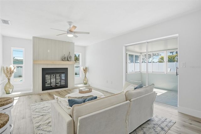 5708 BAYSHORE DRIVE, Seminole, FL 33772