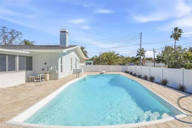 5708 BAYSHORE DRIVE, Seminole, FL 33772