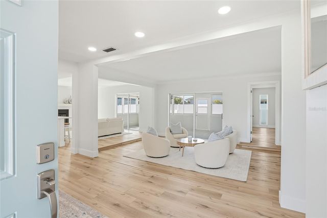 5708 BAYSHORE DRIVE, Seminole, FL 33772