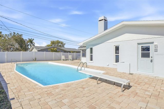 5708 BAYSHORE DRIVE, Seminole, FL 33772