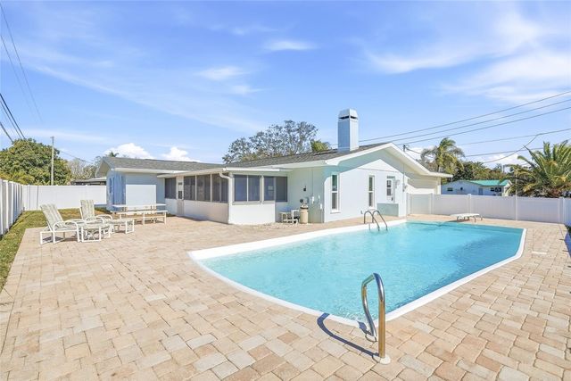 5708 BAYSHORE DRIVE, Seminole, FL 33772
