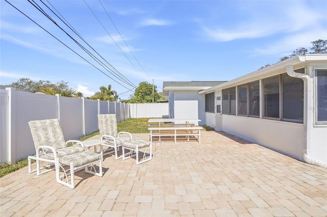 5708 BAYSHORE DRIVE, Seminole, FL 33772