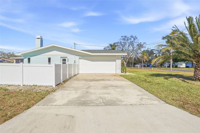 5708 BAYSHORE DRIVE, Seminole, FL 33772