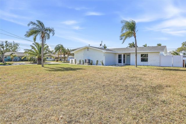 5708 BAYSHORE DRIVE, Seminole, FL 33772
