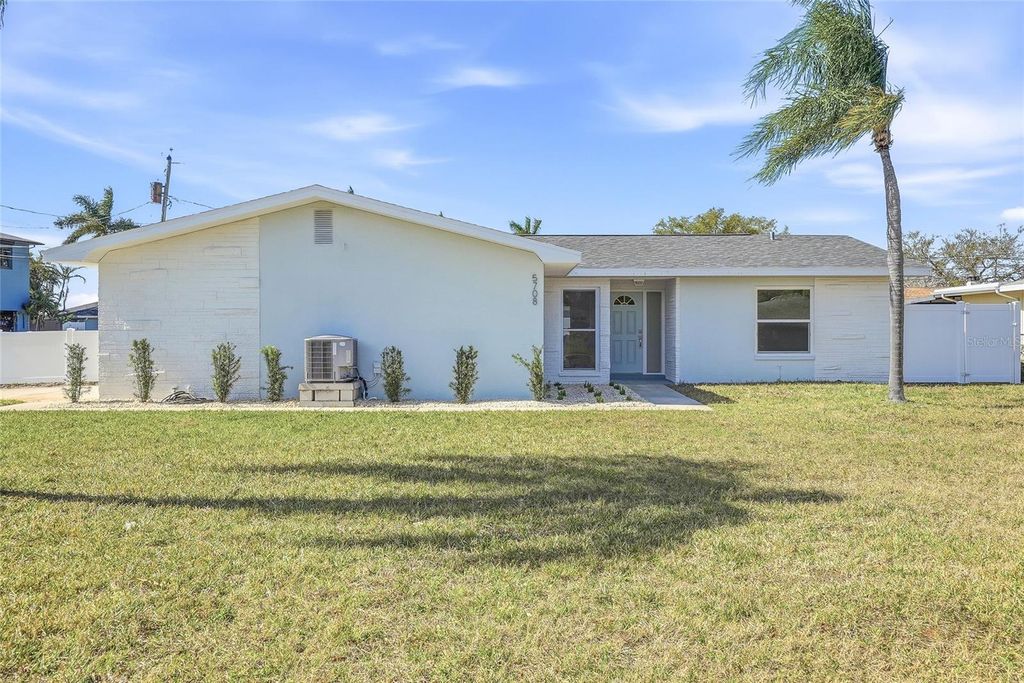 5708 BAYSHORE DRIVE, Seminole, FL 33772