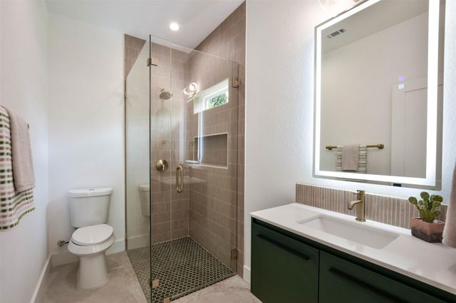 10901 W Lakeview DR, Jonestown, TX 78645