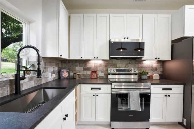 10901 W Lakeview DR, Jonestown, TX 78645