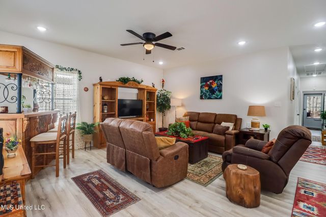 13494 Dee Avenue, Gulfport, MS 39503