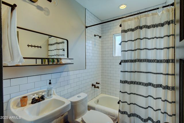 939 E TURNEY Avenue, Phoenix, AZ 85014