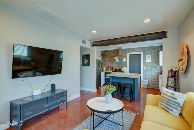 939 E TURNEY Avenue, Phoenix, AZ 85014